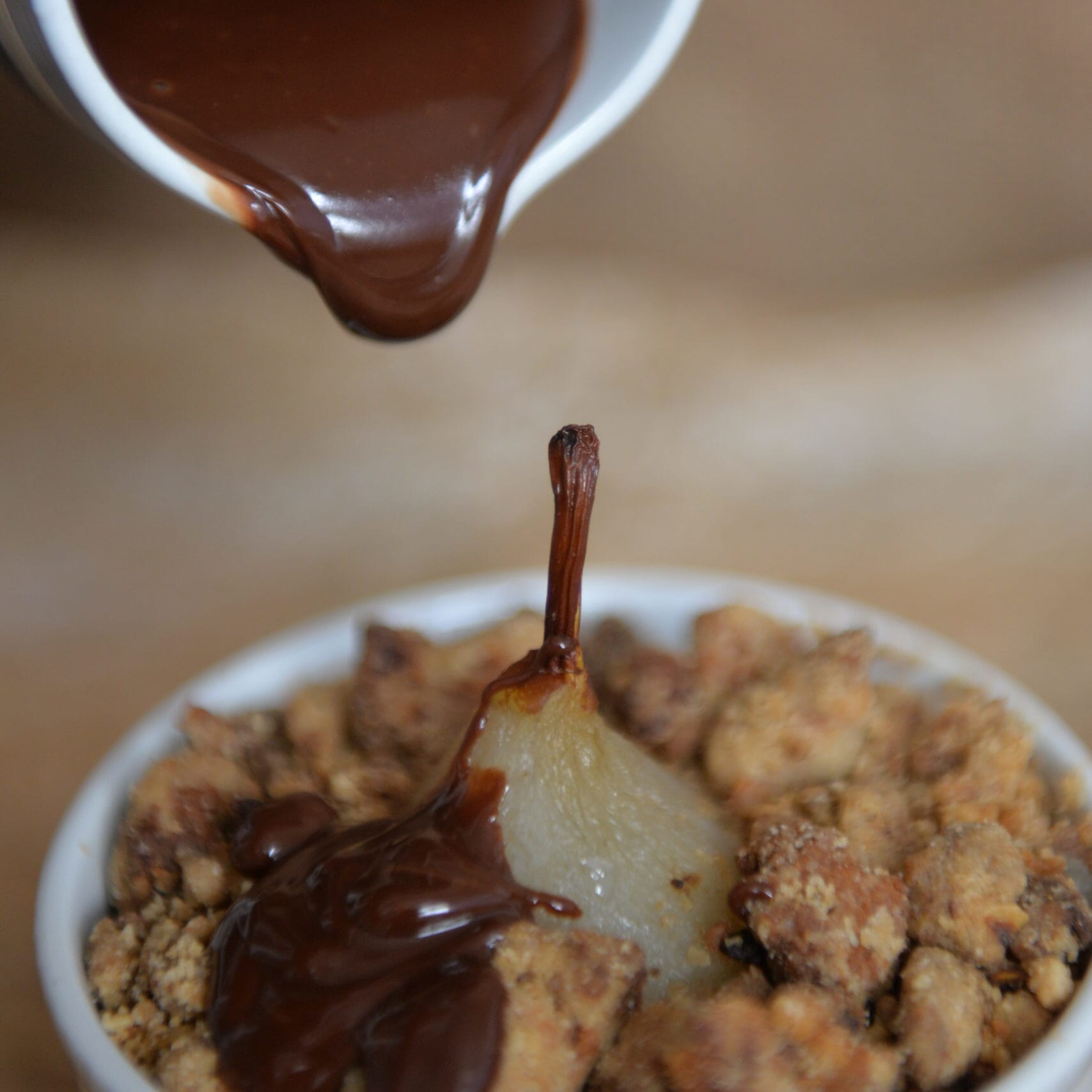 pear-and-apple-crumble-chocolate-sauce-scaled-e1603814781654.jpg?w=1024&h=1024&scale