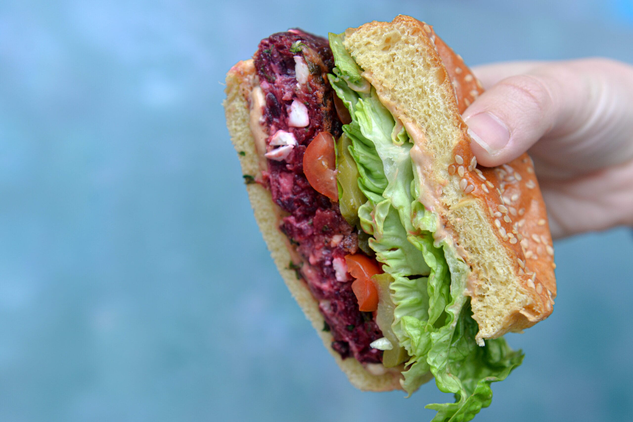 beetroot-and-feta-burger-tout-s